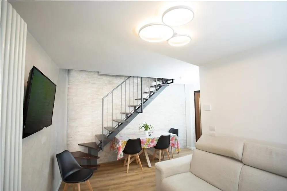 Lucky Home Citta Alta Bergamo 0*,